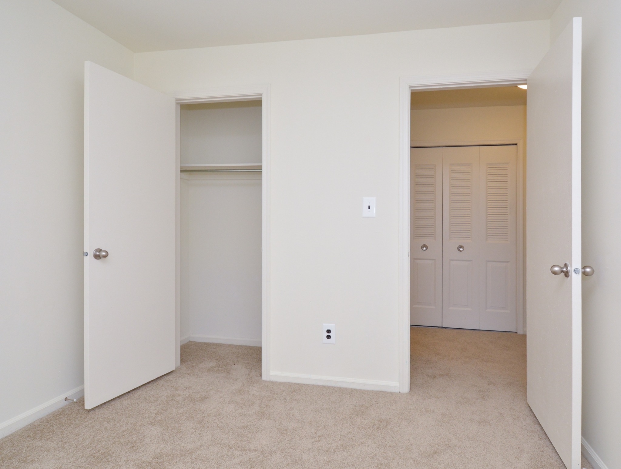 Willow Ridge carpeted bedroom with closet