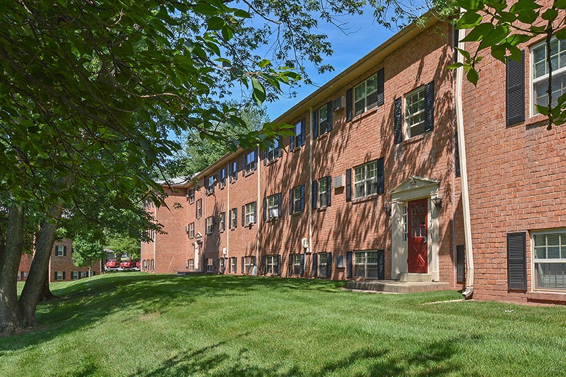 Exterior of Naamans Village Apartments in Claymont, DE.