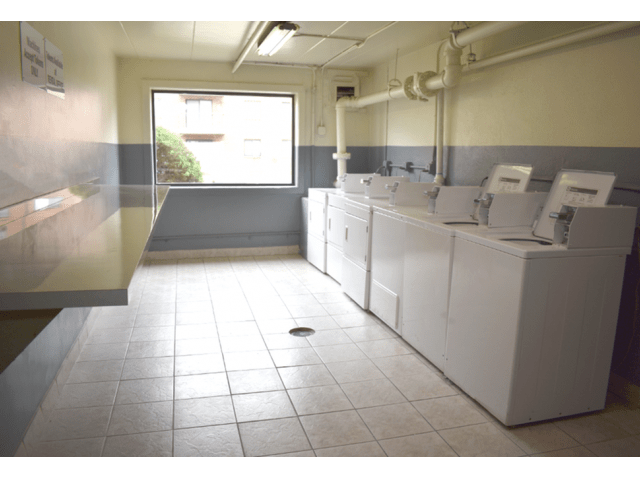 Winslow House Apartments laundry facilties