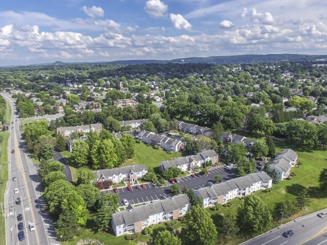 Birds-eye view of surrounding area at Victoria Crossing Apartments