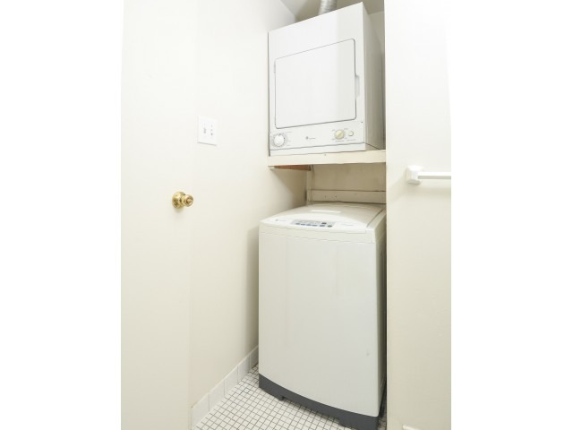 Woodland Plaza Apartments apartment washer and dryer