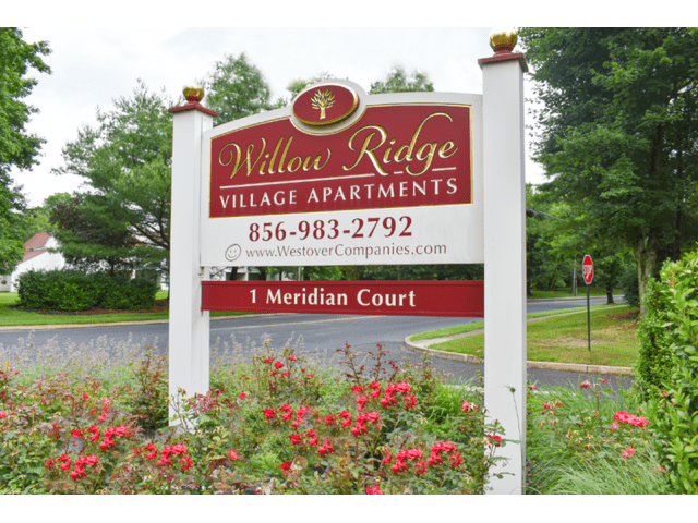 Willow Ridge Village Apartments signange