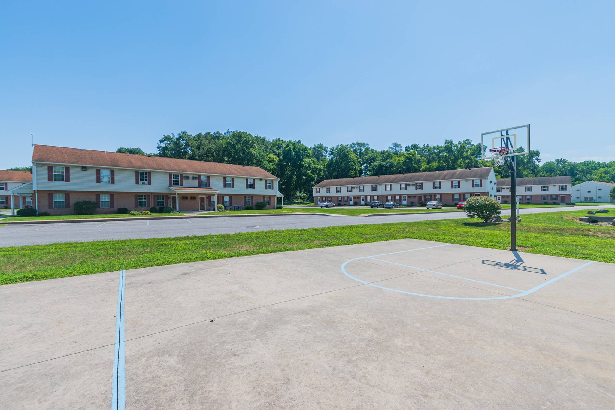 Spacious basketball court nearby the townhomes at Shippensburg Village Townhomes.